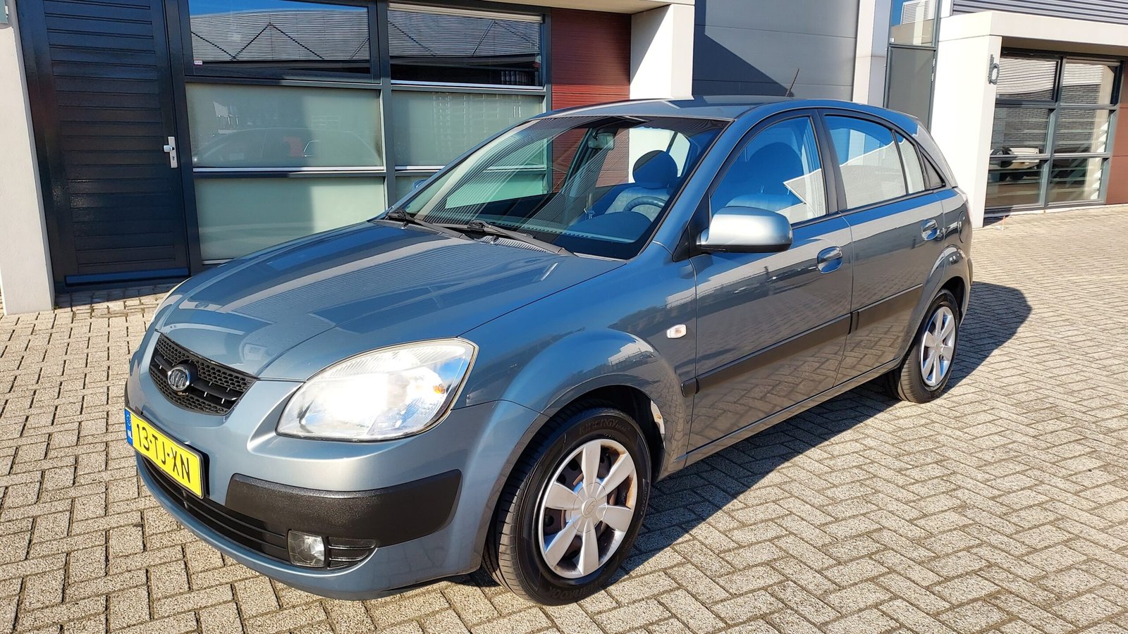 Verkocht ——- Kia Rio 1.4i