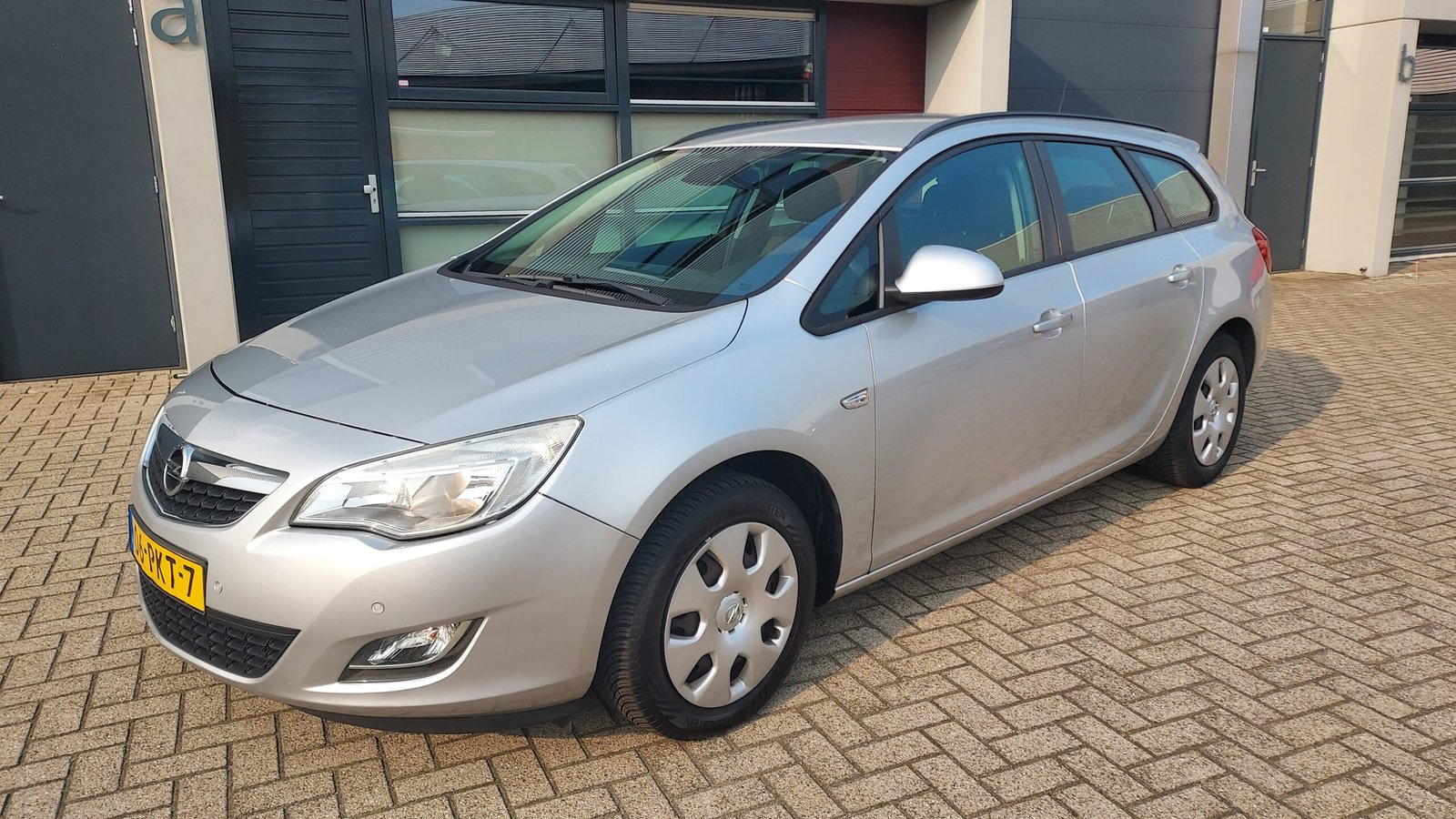 Verkocht ——- Opel Astra 1.4i Wagon