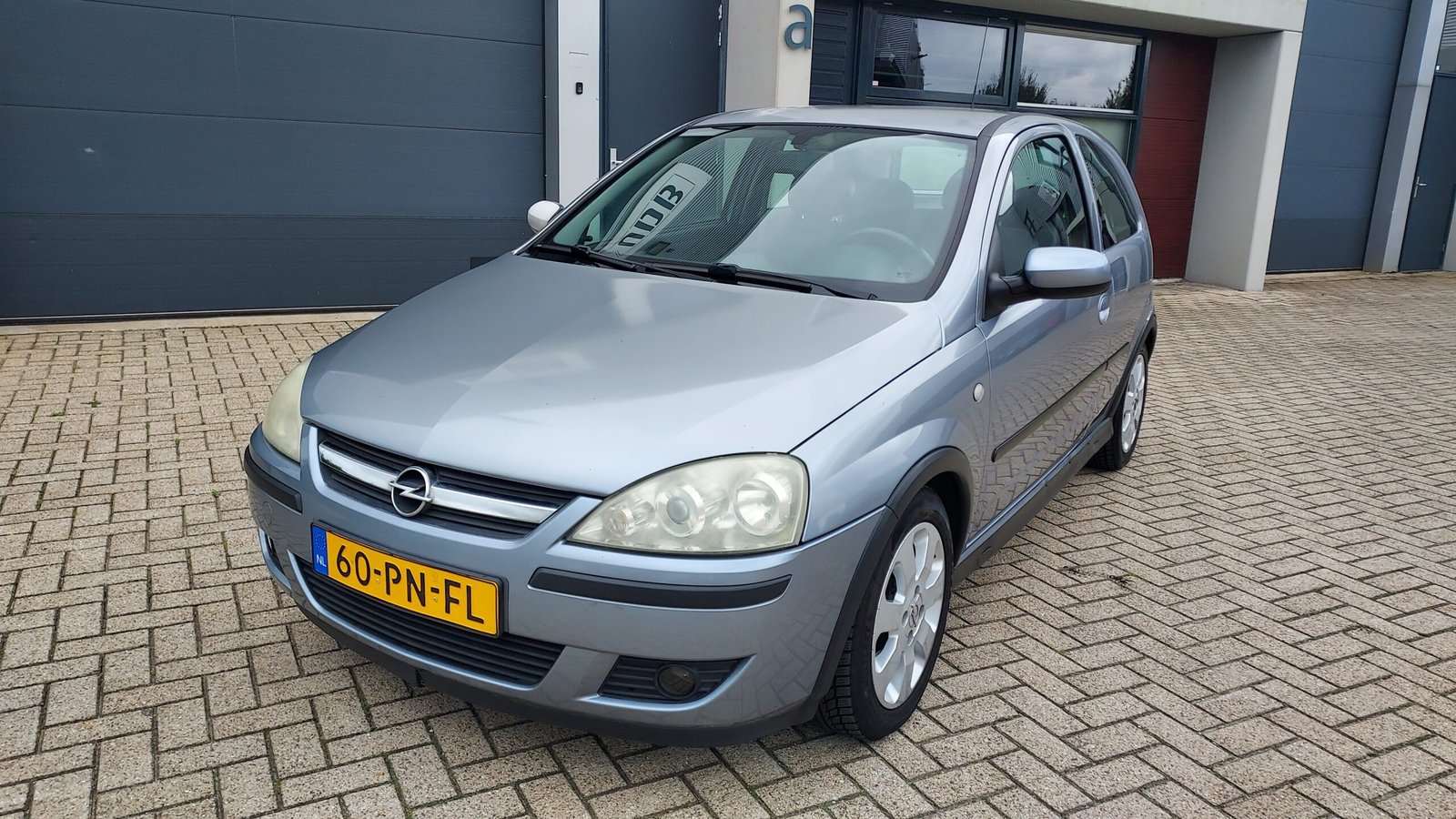 Verkocht ——- Opel Corsa 1.2i 16V