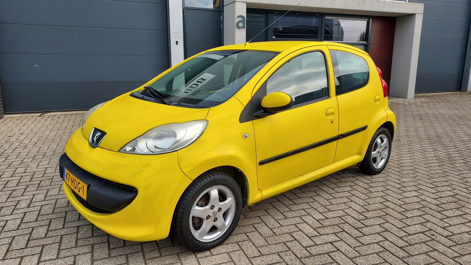 Verkocht ——- Peugeot 107 1.0i 12V 5-deurs Airco