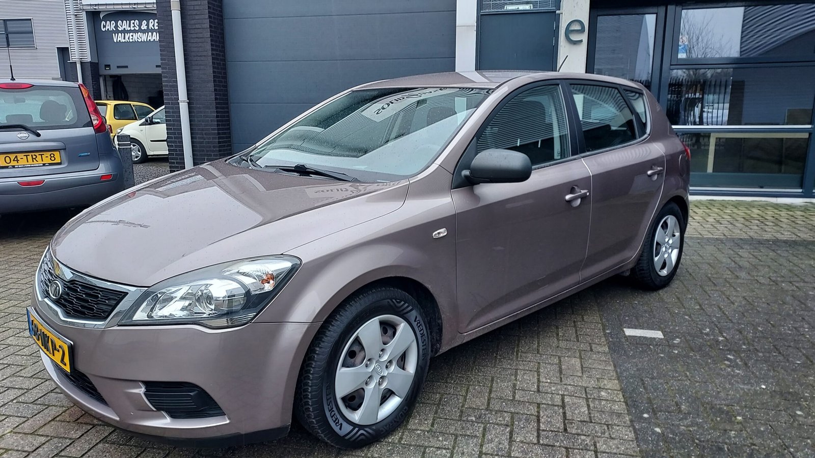 Verkocht ——- Kia Cee’d 1.4i 16V 5-deurs