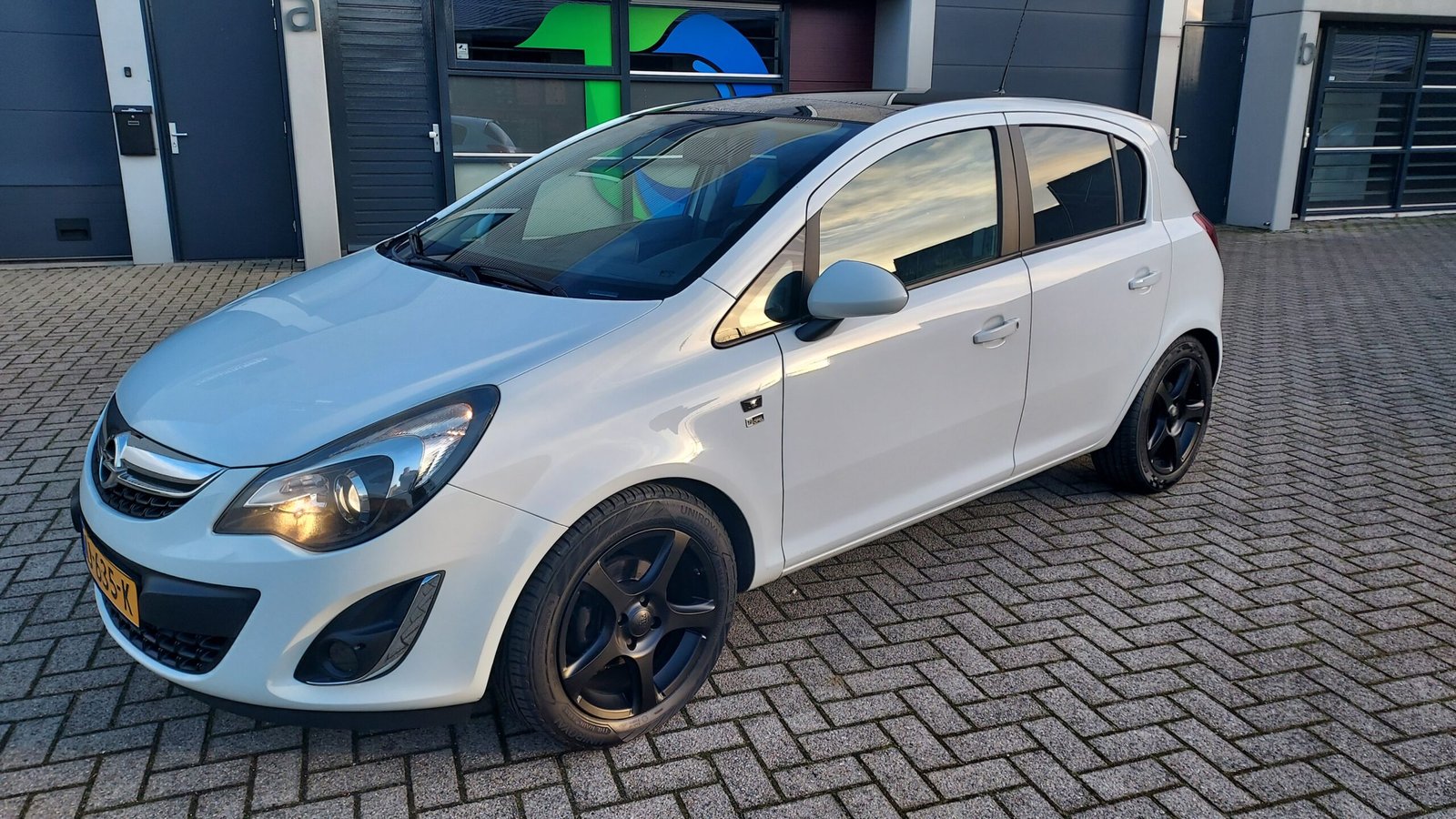 Opel Corsa 1.4i 16V 5-deurs