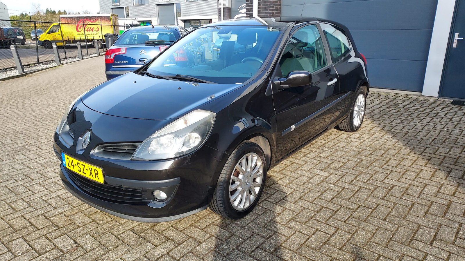 Verkocht ——- Renault Clio 1.4i 16V