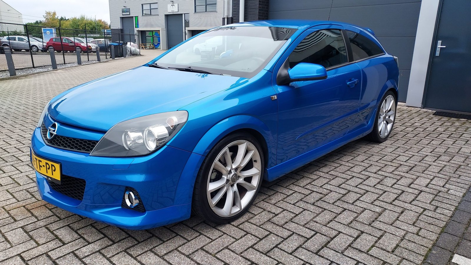 Opel Astra 2.0 OPC Turbo 177kW