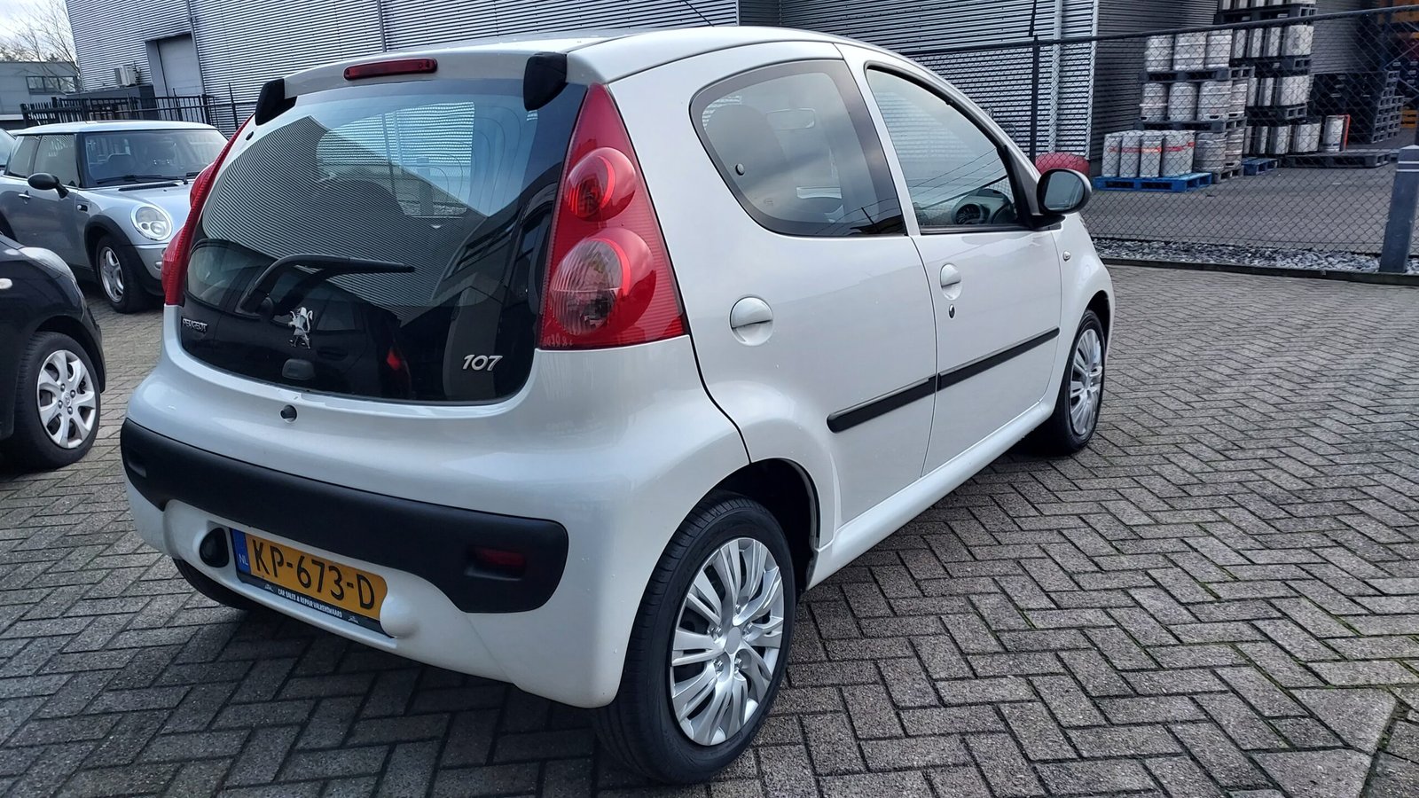 Verkocht ------- Peugeot 107 1.0i 12V 5-deurs - Afbeelding 5