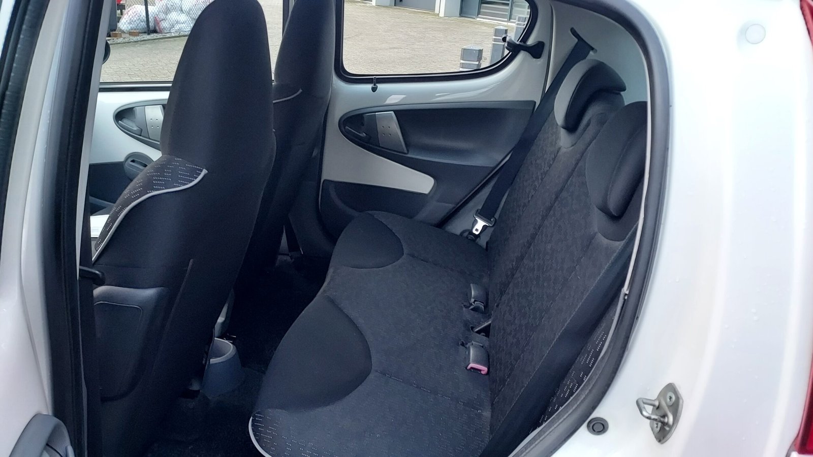 Verkocht ------- Peugeot 107 1.0i 12V 5-deurs - Afbeelding 9