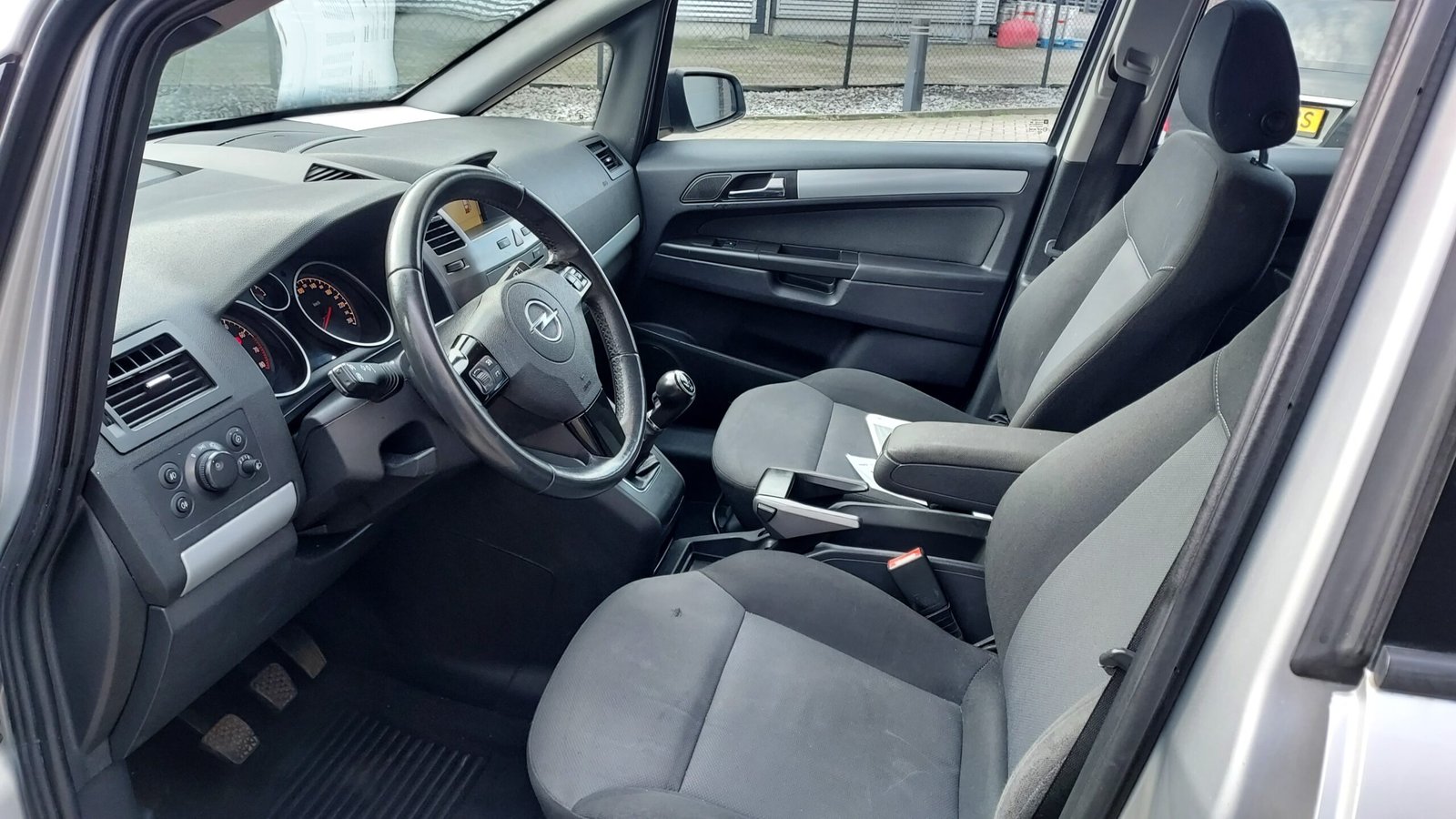 Verkocht ------- Opel Zafira 1.8i 16V 7-Persoons - Afbeelding 8