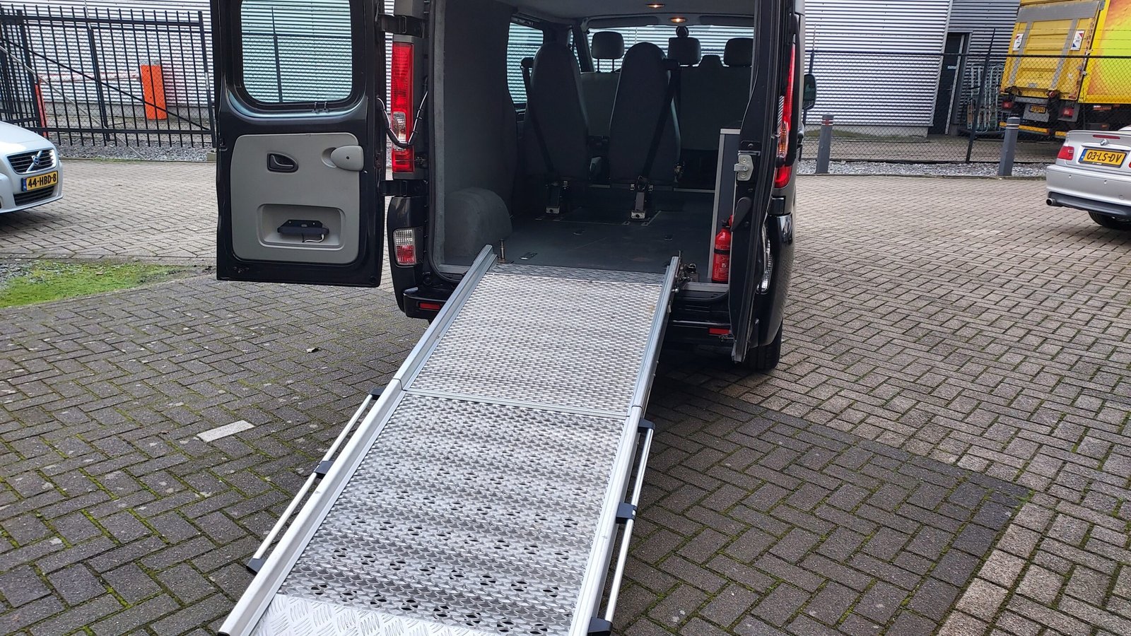 Opel Vivaro 2.5 CDTi Rolstoelvervoer - Afbeelding 6